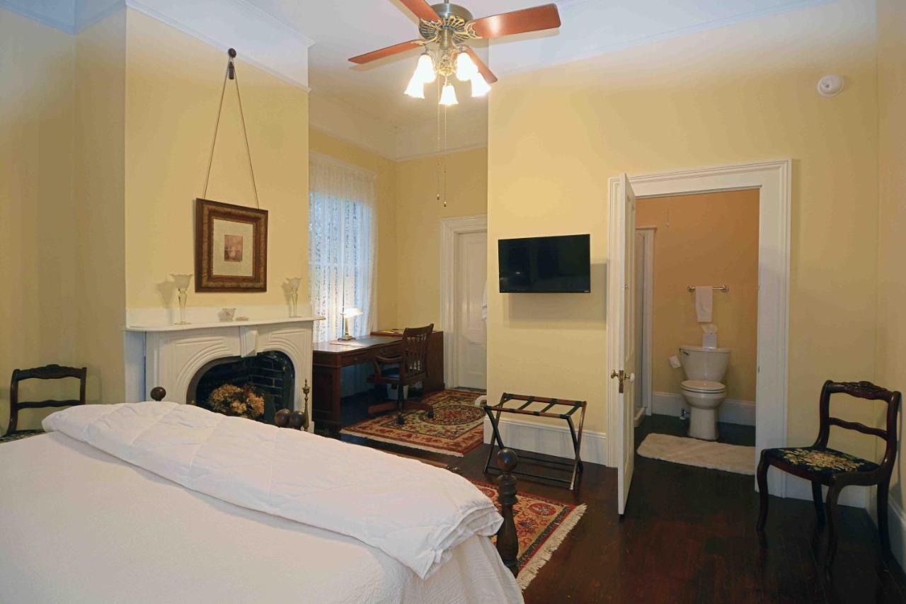 1872 Denham Bed & Breakfast