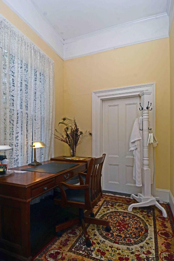 1872 Denham Bed & Breakfast
