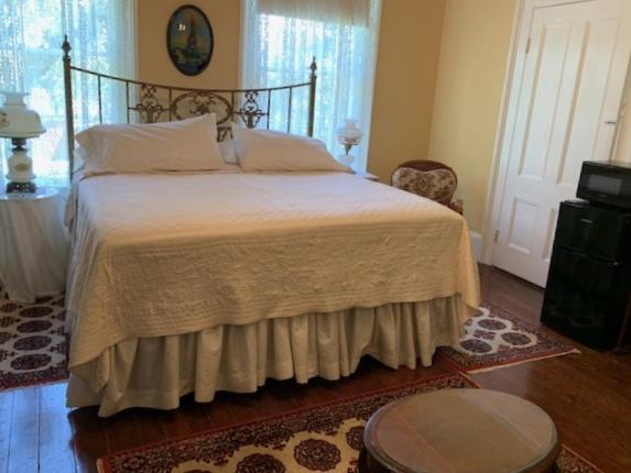 1872 Denham Bed & Breakfast 3*
