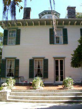 Bed & Breakfast 1872 Denham 3*