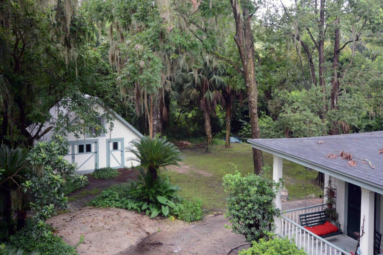 Bed & Breakfast 1872 Denham 3*
