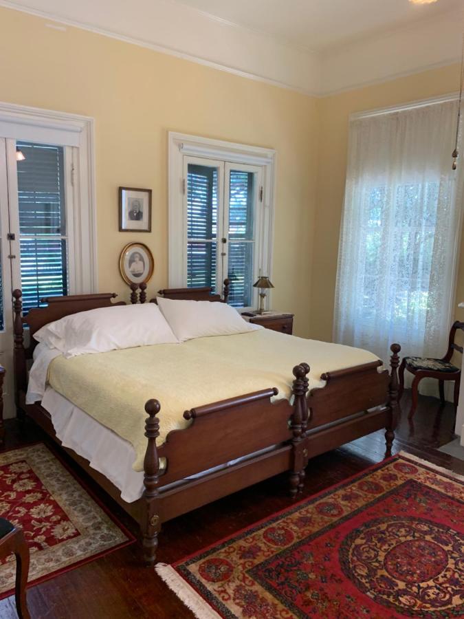 1872 Denham